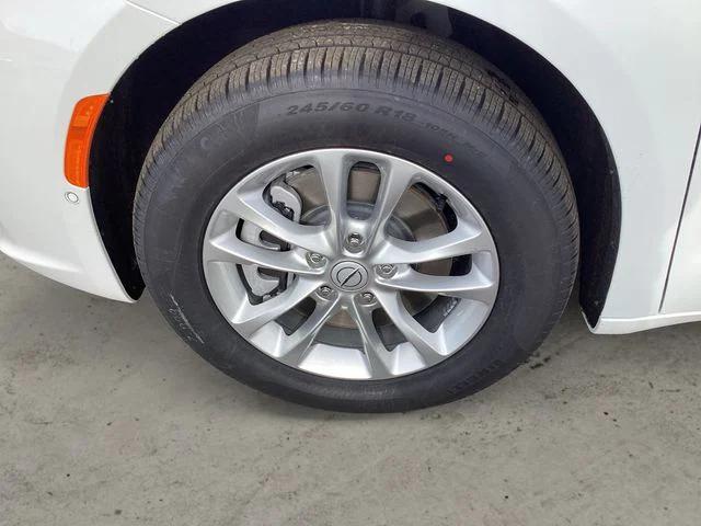 2026 Chrysler Pacifica Select AWD