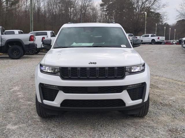New 2026 Bright White Clear-Coat Exterior Paint Jeep Limited image 8