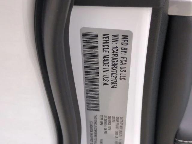 New 2026 Bright White Clear-Coat Exterior Paint Jeep Limited image 43