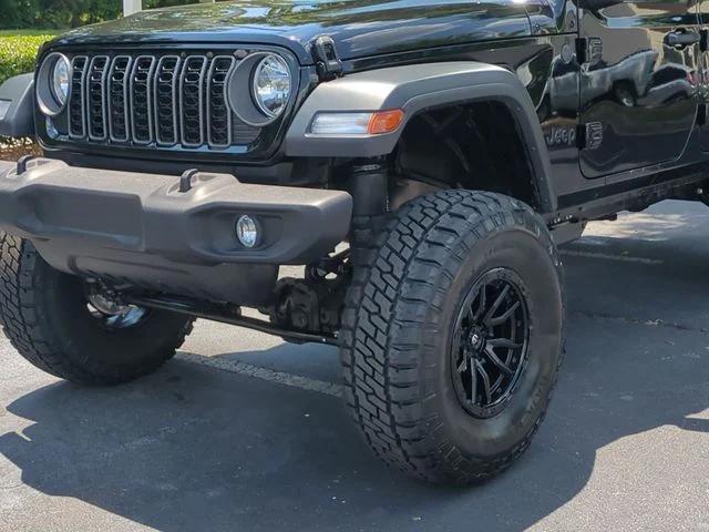 New 2026 Black Clear-Coat Exterior Paint Jeep Sport S image 9