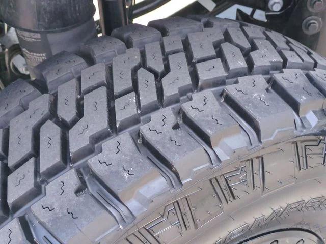 New 2026 Black Clear-Coat Exterior Paint Jeep Sport S image 11