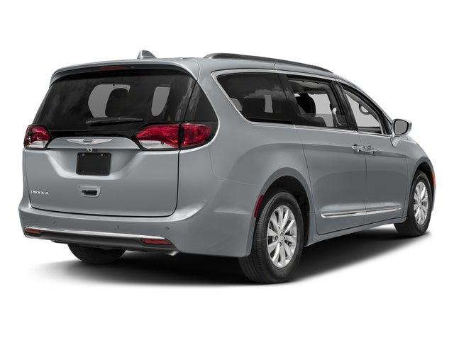 2017 Chrysler Pacifica Touring-L Plus 2017 Chrysler Pacifica Touring-L Plus