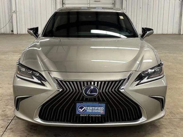 2021 Lexus ES 300h Ultra Luxury