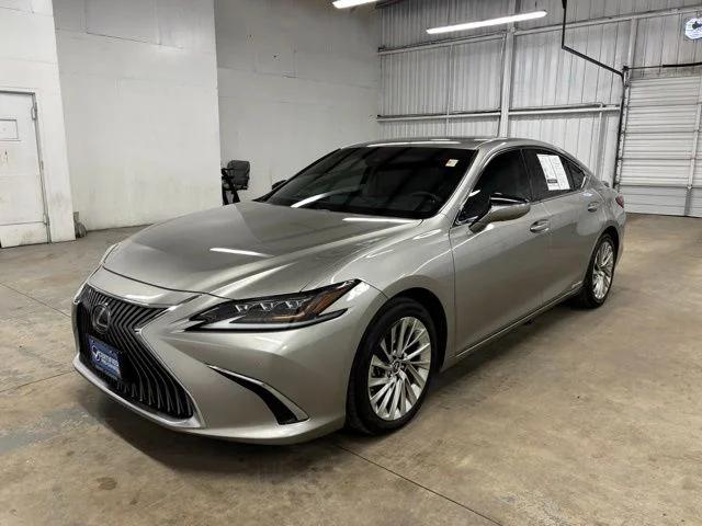 2021 Lexus ES 300h Ultra Luxury