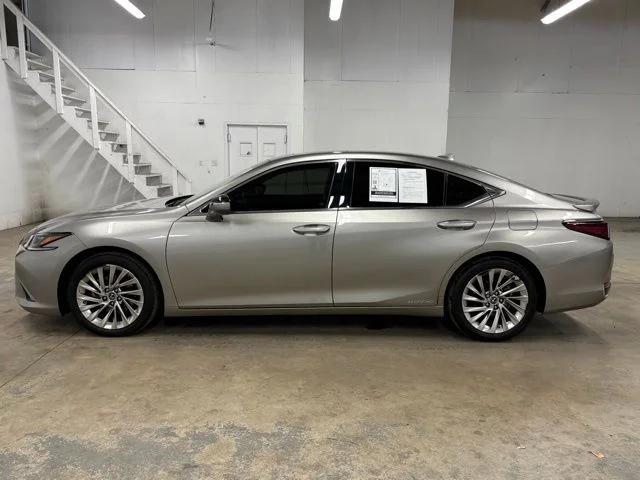 2021 Lexus ES 300h Ultra Luxury