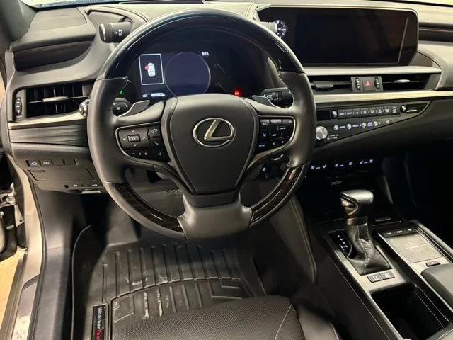 2021 Lexus ES 300h Ultra Luxury