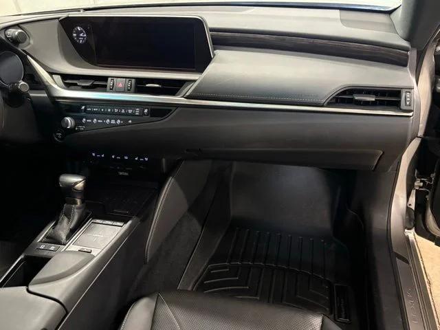 2021 Lexus ES 300h Ultra Luxury