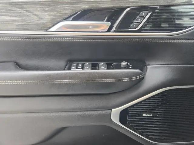 2022 Jeep Wagoneer Series III 4x4
