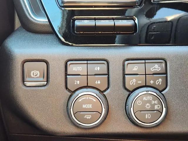 2026 Chevrolet Silverado 3500HD Crew Cab, Long Bed, High Country Dual Rear Wheel, RWD