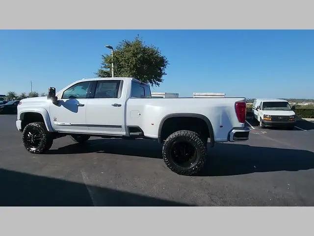 2026 Chevrolet Silverado 3500HD Crew Cab, Long Bed, High Country Dual Rear Wheel, RWD