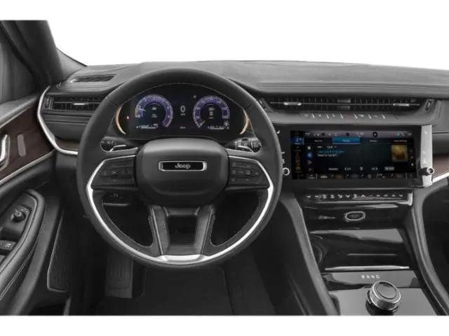 2026 Jeep Grand Cherokee Altitude 4x2