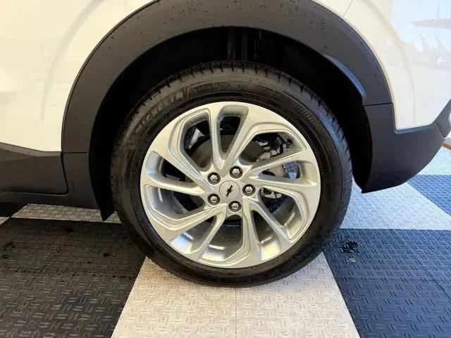2027 Chevrolet Bolt LT FWD