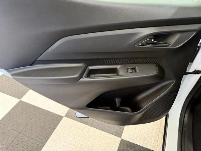 2027 Chevrolet Bolt LT FWD