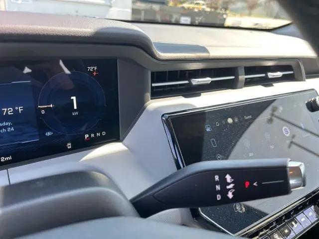 2027 Chevrolet Bolt LT FWD