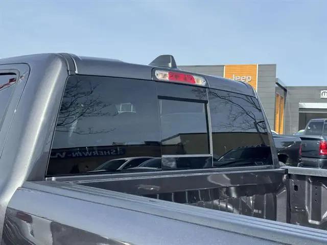 2022 Ram 1500 Big Horn Crew Cab 4x4 5'7" Box