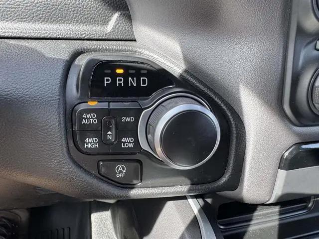 2022 Ram 1500 Big Horn Crew Cab 4x4 5'7" Box