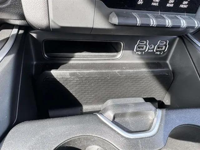 2022 Ram 1500 Big Horn Crew Cab 4x4 5'7" Box