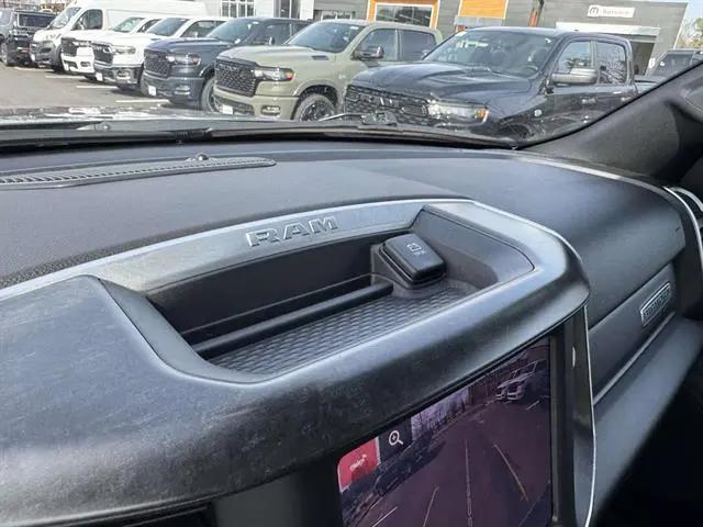 2022 Ram 1500 Big Horn Crew Cab 4x4 5'7" Box