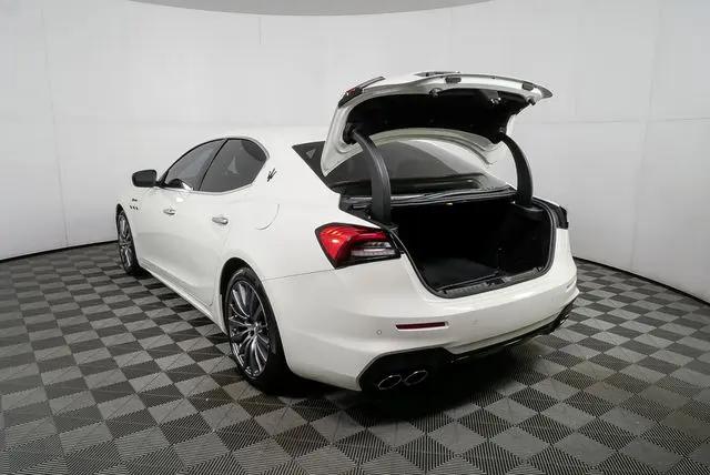 2022 Maserati Ghibli Modena Q4