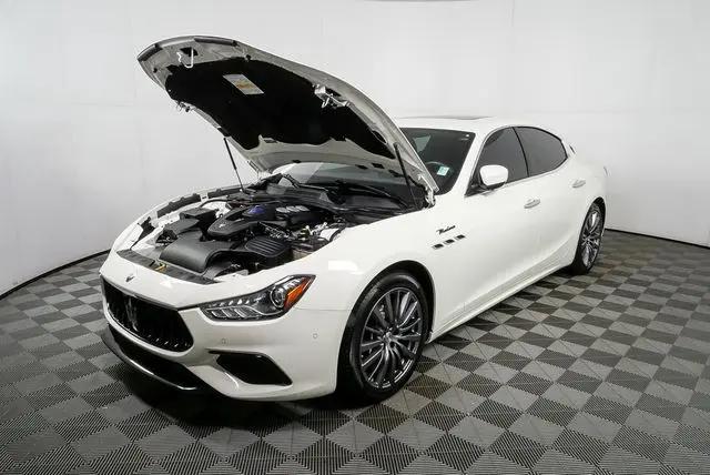 2022 Maserati Ghibli Modena Q4