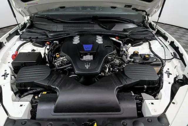 2022 Maserati Ghibli Modena Q4