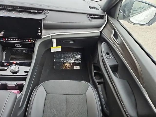 2026 Jeep Grand Cherokee Altitude 4x4