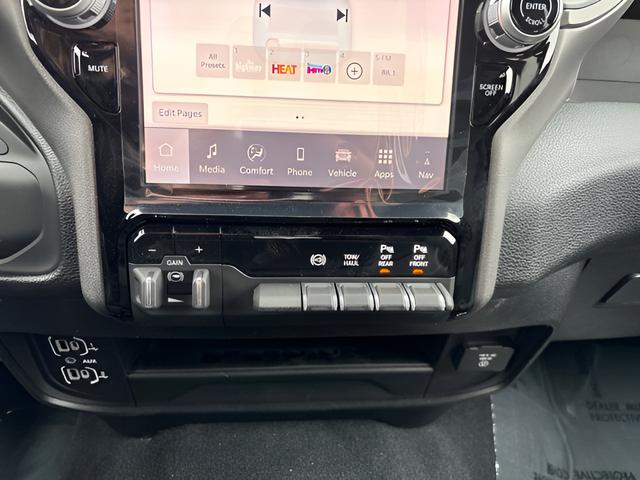 2026 Ram 2500 Black Express Crew Cab 4x4 6'4" Box