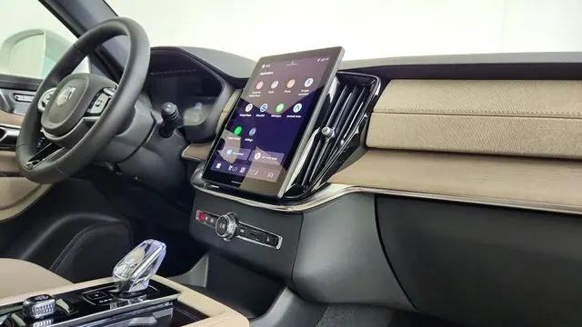 2026 Volvo XC90 Plug-In Hybrid Plus, T8 AWD, Electric/Gasoline, Bright, 7 Seats