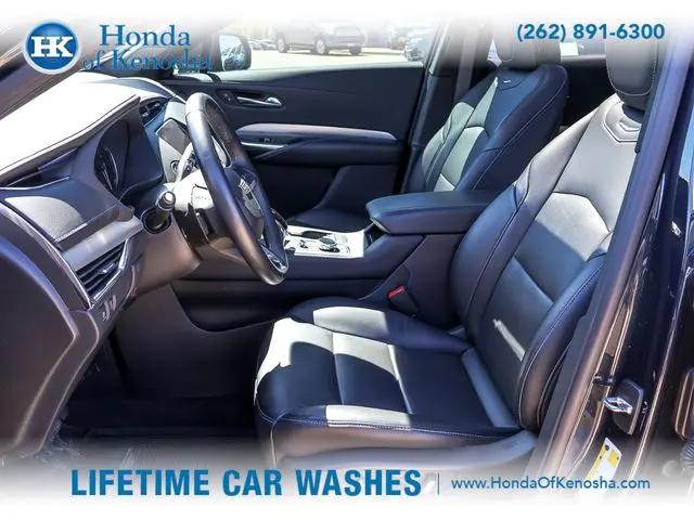 2022 Cadillac XT4 Premium Luxury