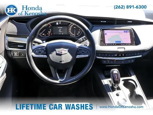 2022 Cadillac XT4 Premium Luxury