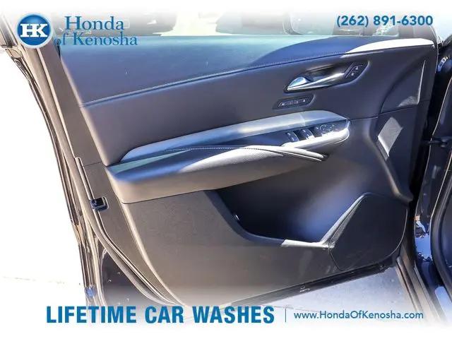 2022 Cadillac XT4 Premium Luxury