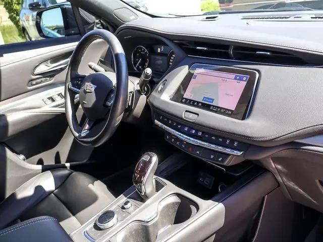 2022 Cadillac XT4 Premium Luxury