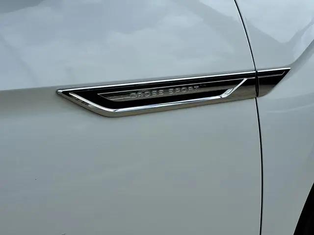 2023 Volkswagen Atlas Cross Sport 3.6L V6 SEL Premium R-Line