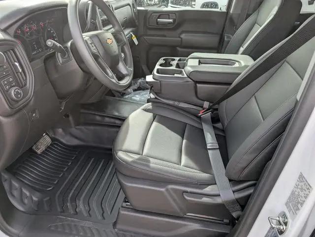 2026 Chevrolet Silverado 3500HD Crew Cab, Long Bed, WT Dual Rear Wheel, RWD