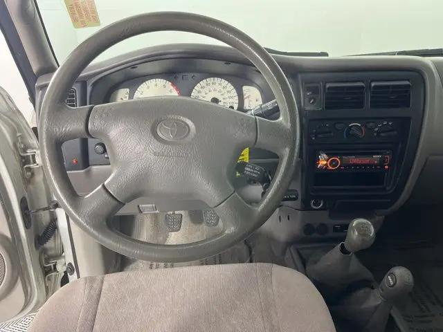 2004 Toyota Tacoma Base V6