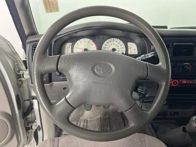 2004 Toyota Tacoma Base V6