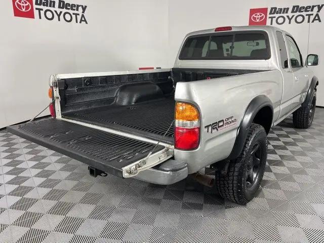 2004 Toyota Tacoma Base V6