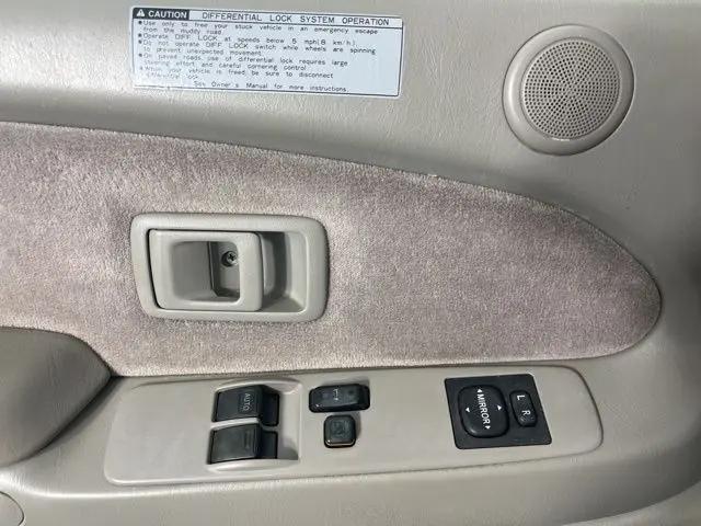 2004 Toyota Tacoma Base V6