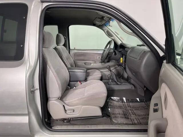 2004 Toyota Tacoma Base V6
