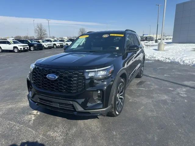 2025 Ford Explorer ST-Line