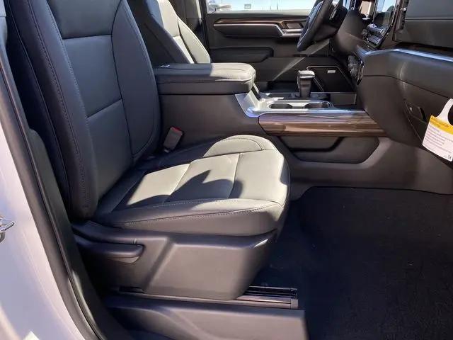 2026 Chevrolet Silverado 1500 4WD Crew Cab Short Bed RST