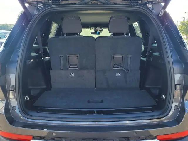 2025 Jeep Grand Cherokee L Laredo 4x2