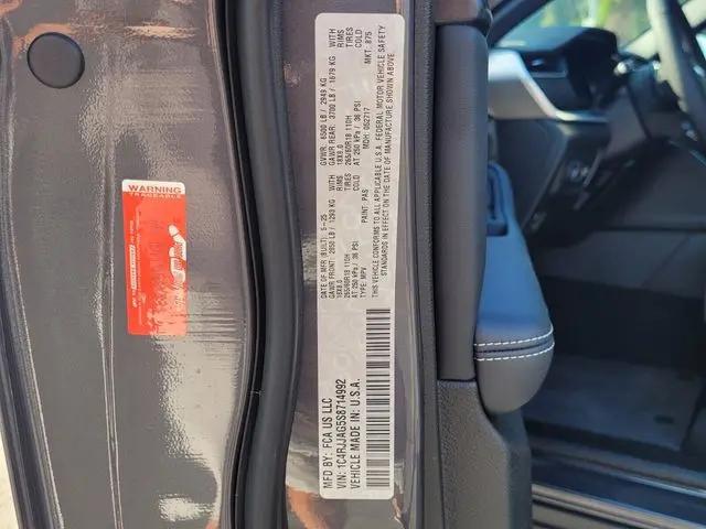 2025 Jeep Grand Cherokee L Laredo 4x2