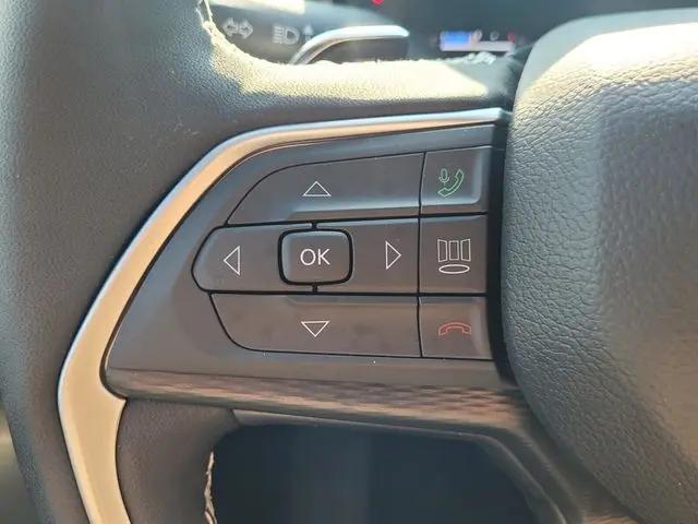 2025 Jeep Grand Cherokee L Laredo 4x2