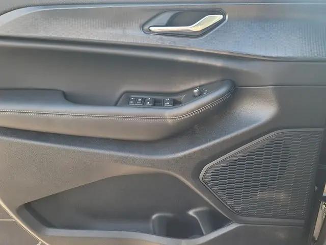 2025 Jeep Grand Cherokee L Laredo 4x2