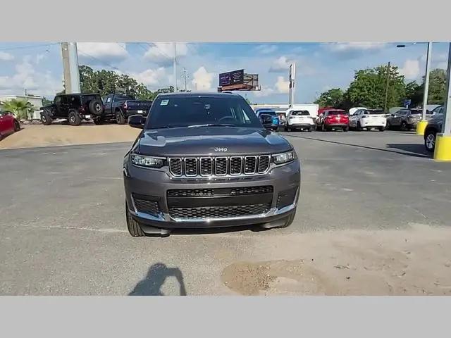 2025 Jeep Grand Cherokee L Laredo 4x2