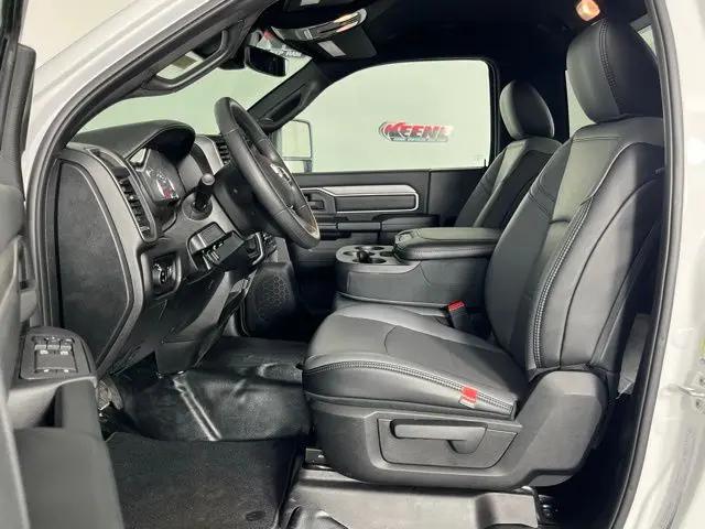 2026 Ram 3500 Tradesman Regular Cab 4x4 8' Box