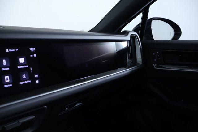 2025 Porsche Cayenne E-Hybrid S