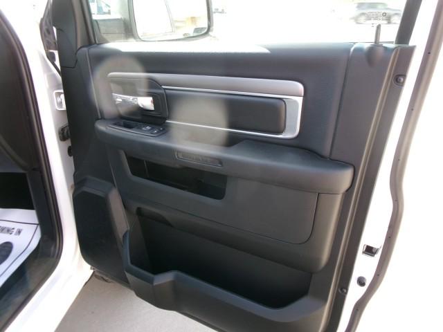 2022 Ram 1500 Classic Warlock Crew Cab 4x4 5'7" Box