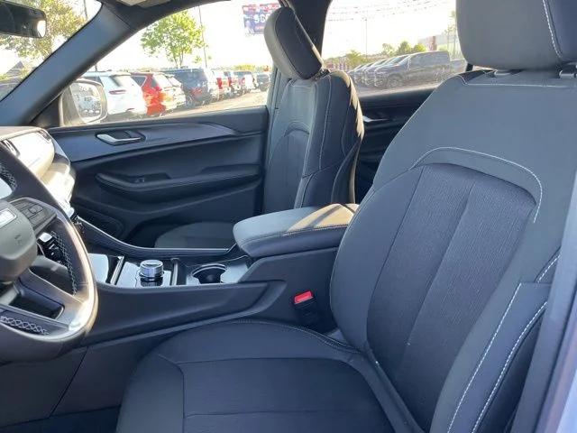 2026 Jeep Grand Cherokee L Altitude 4x4